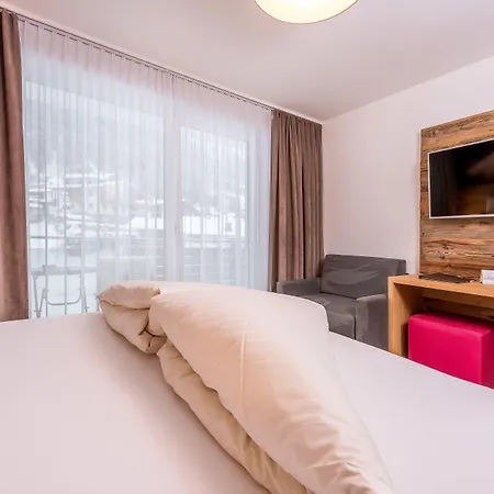 Mountain M&m Hotel