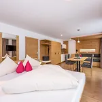 Mountain M&m Hotel
