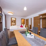 Mountain M&m Hotel
