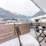 Mountain M&m Hotel