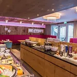 Mountain M&m Hotel