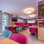 Mountain M&m Hotel